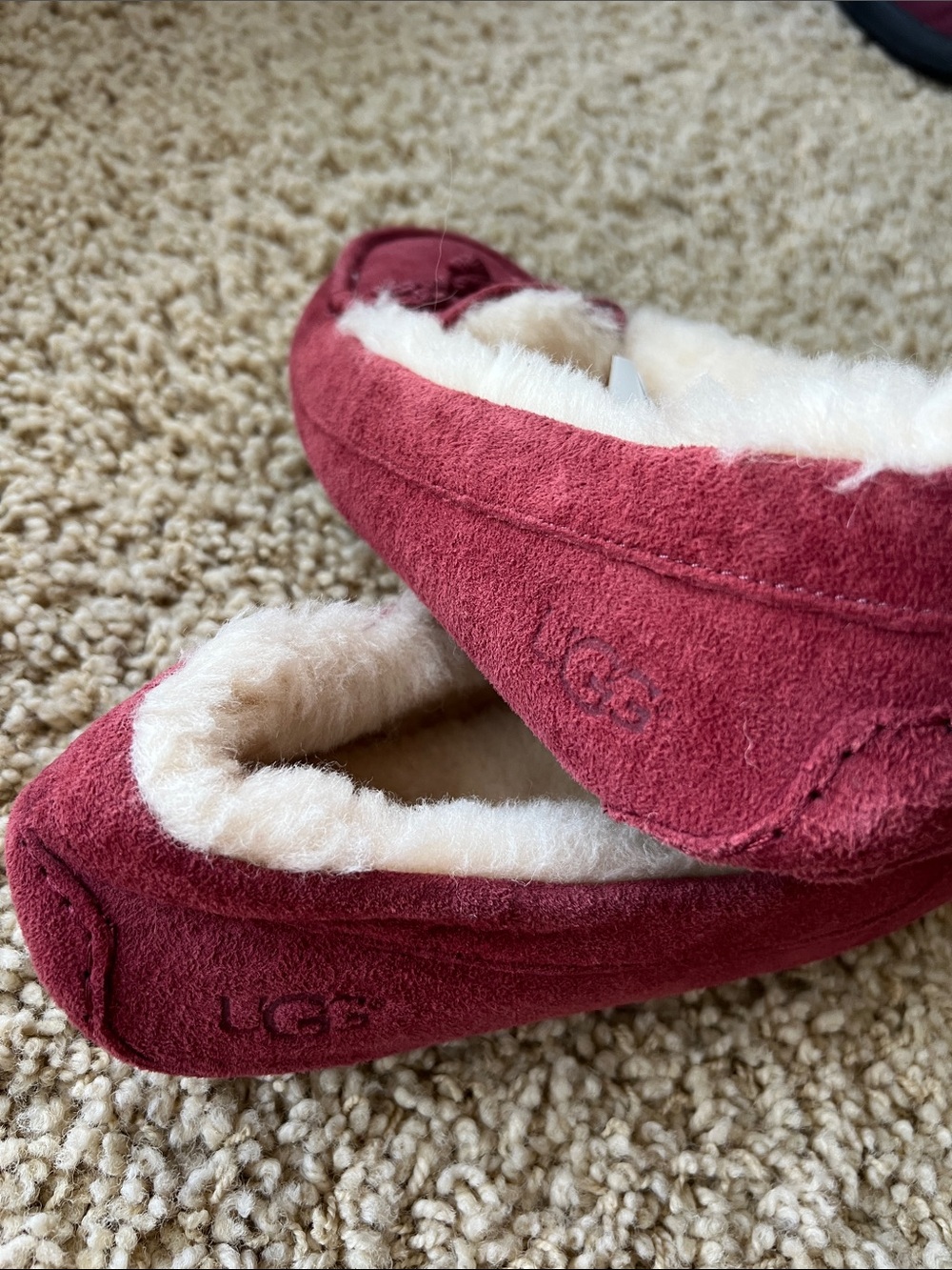 UGG Australia Women’s Burgundy Suede Shearling-Lined Moccasin Slippers - Picture 6 of 11